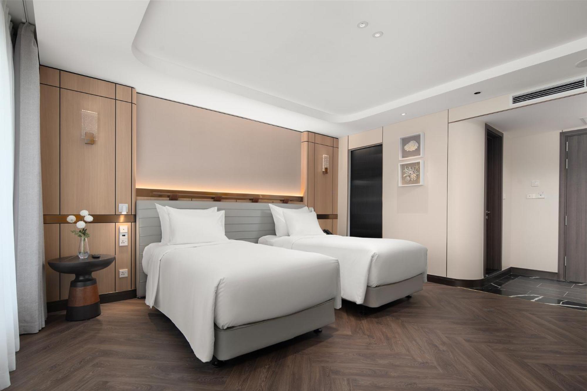 Hotel Grand Pioneers Halong Bay Cruise 1 Ha Long Exterior foto