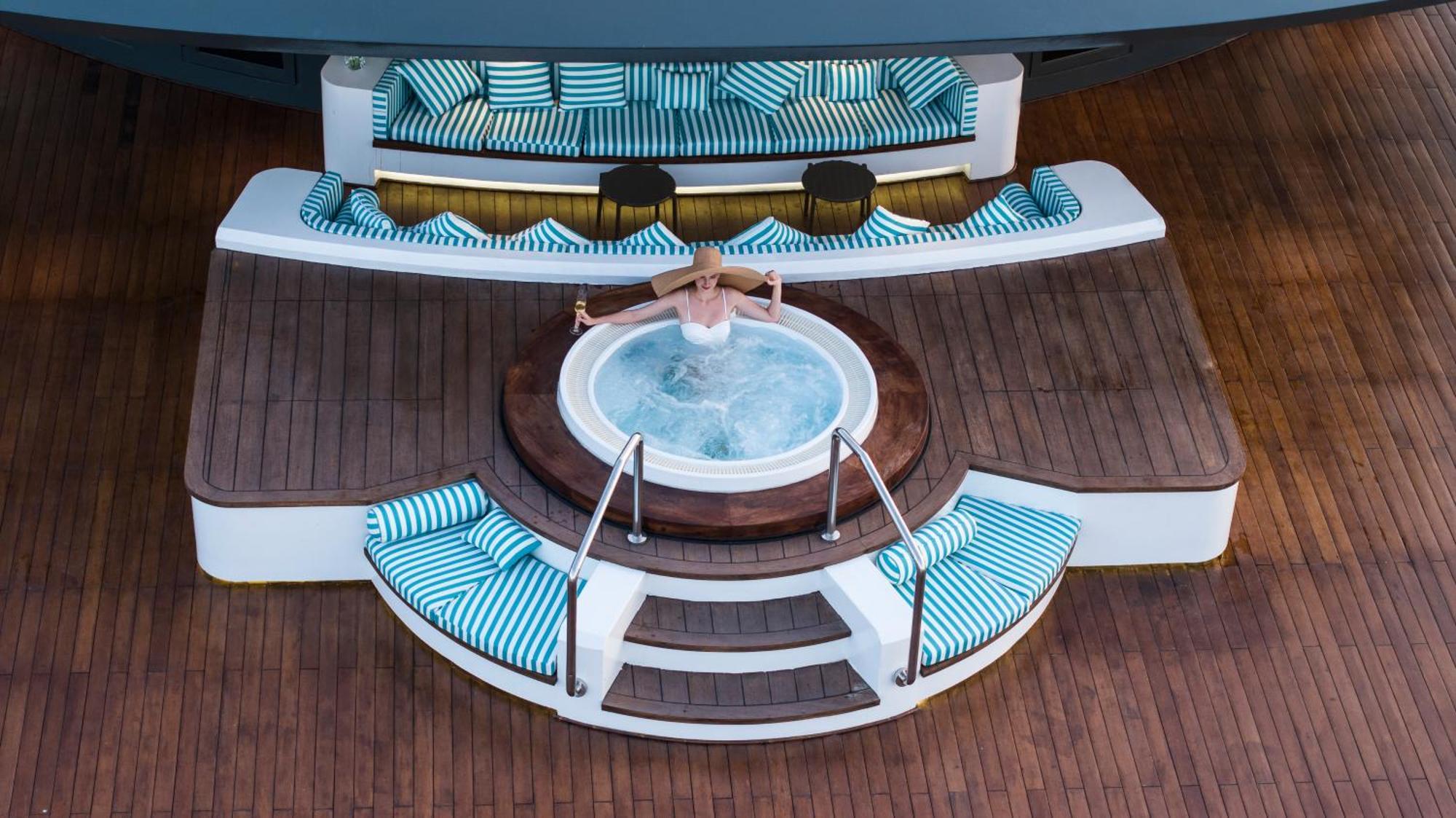Hotel Grand Pioneers Halong Bay Cruise 1 Ha Long Exterior foto