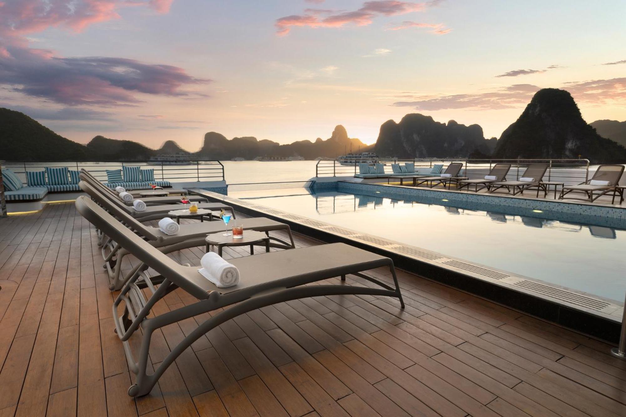 Hotel Grand Pioneers Halong Bay Cruise 1 Ha Long Exterior foto